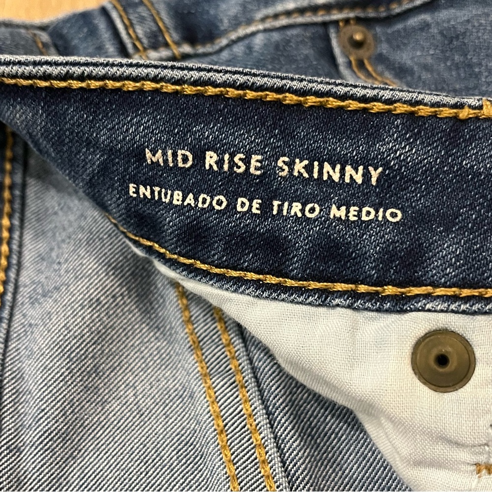 Universal Thread Mid Rise Skinny Jeans - Picture 4 of 5